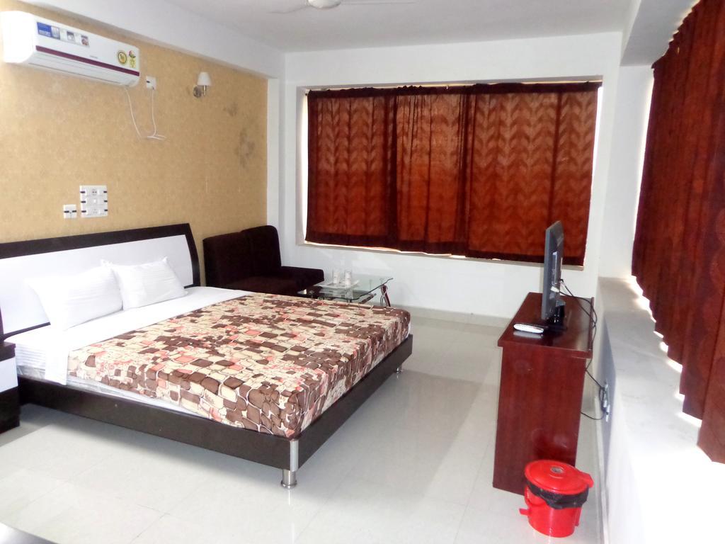 Hotel R K Palace Bodh Gaya Chambre photo