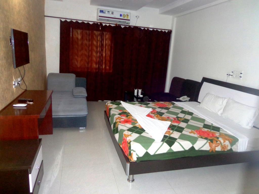 Hotel R K Palace Bodh Gaya Chambre photo